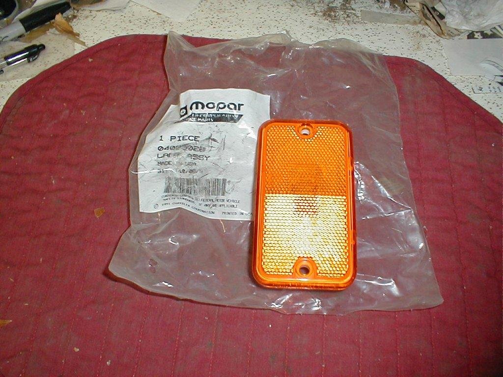 Nos Mopar Front Side Marker Lamp 1978 83 Dodge B Series Vans Nos Mopar Front Side Marker Lamp 1978 83 Dodge B Series Vans 4085026