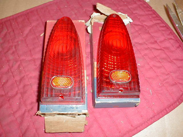 Lens LATE 1527442 Mopar USED 1953 Plymouth Right Hand Front Park Turn Signal