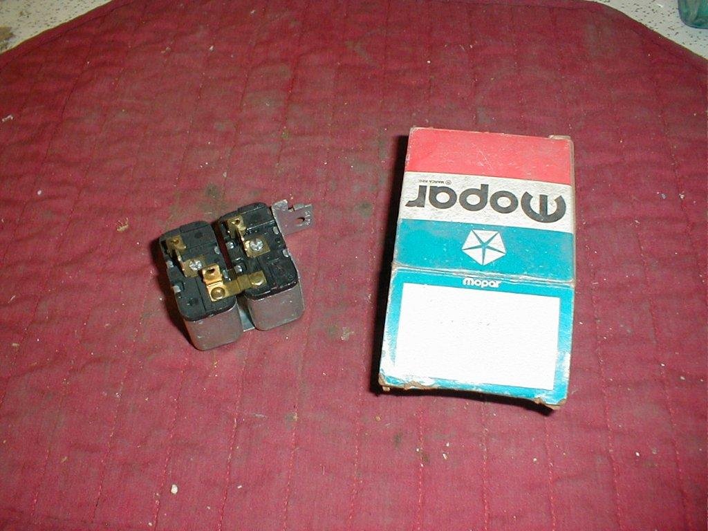NOS Mopar Power Door Lock Relay 1975 C Body Plymouth Dodge Chrysler